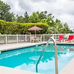 Clarion Pointe 