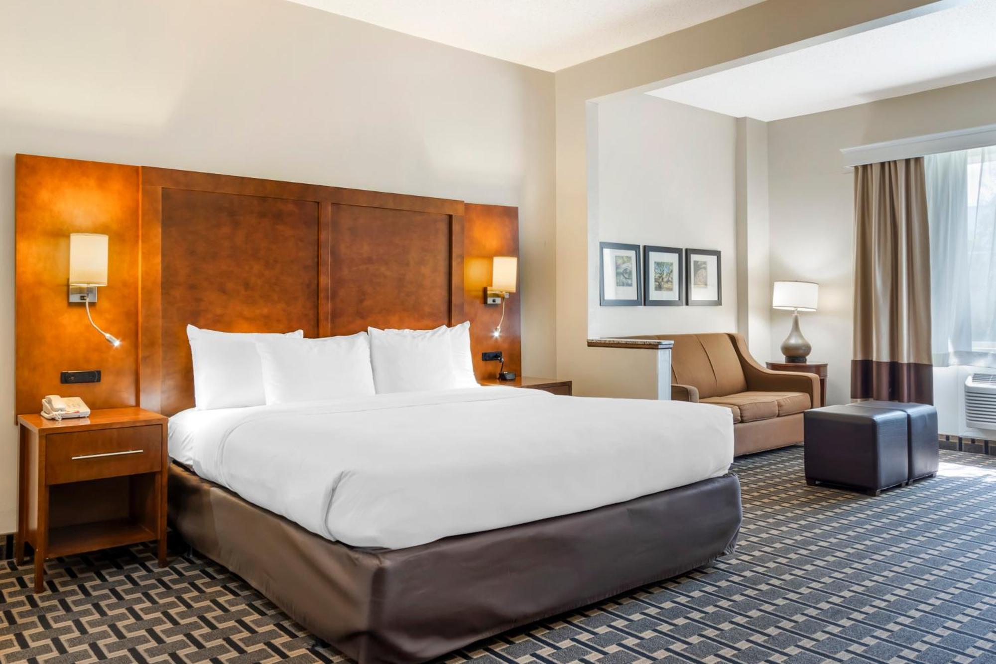 Inn Clarion Pointe 3*