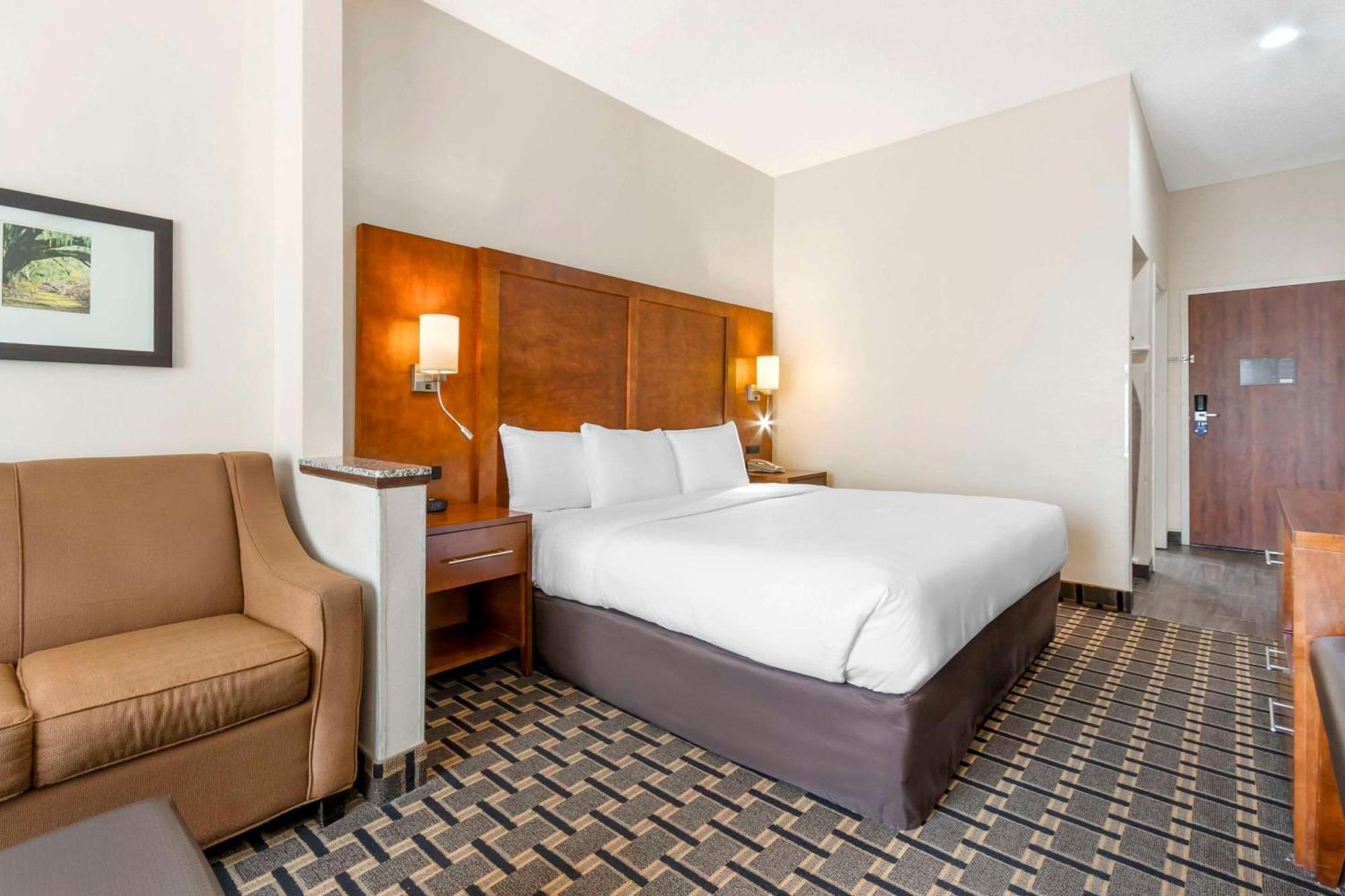 Inn Clarion Pointe