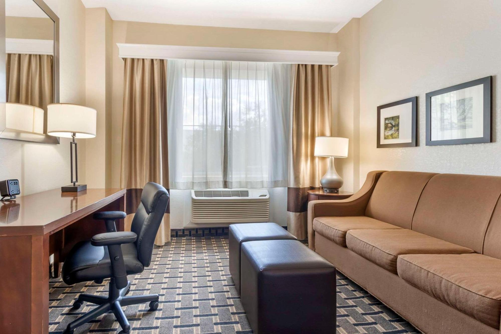 Inn Clarion Pointe 3*