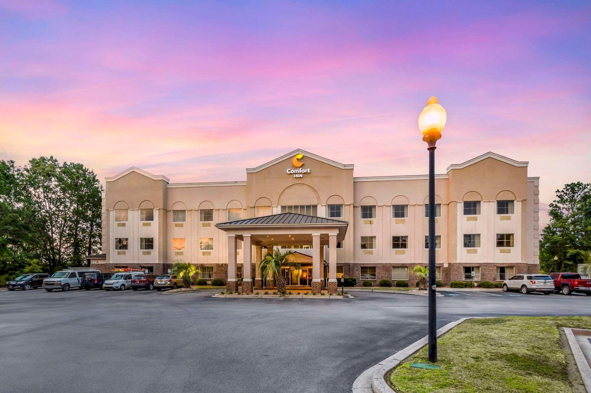 Clarion Pointe Inn